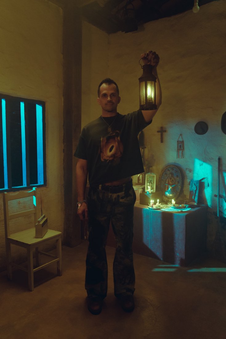 STILLS 7